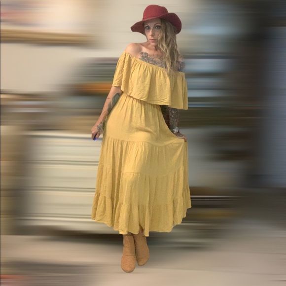 Dresses & Skirts - Peasant boho Cottagecore off the shoulder ruffled maxi dress plus belt